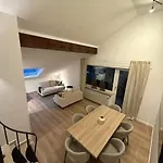 Skywalk Loft *