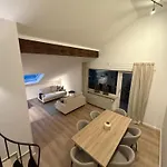 Skywalk Loft *