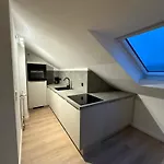 Skywalk Loft 아파트 *